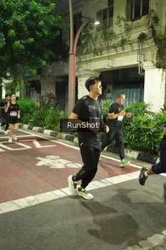 Runner Photo 4215214