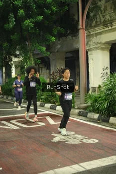 Runner Photo 4215313
