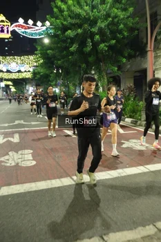 Runner Photo 4215342