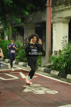 Runner Photo 4215344