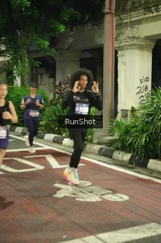 Runner Photo 4215347