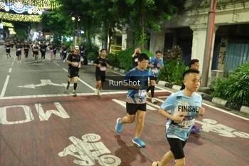 Runner Photo 4215413