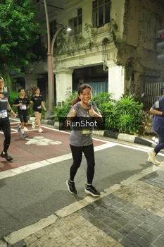 Runner Photo 4215414