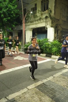 Runner Photo 4215415
