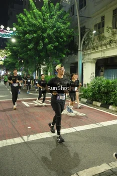 Runner Photo 4215420