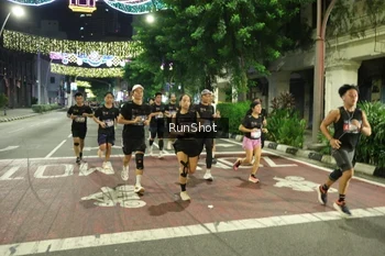 Runner Photo 4215530