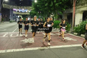 Runner Photo 4215533