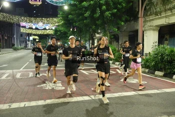 Runner Photo 4215542