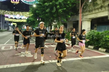Runner Photo 4215545