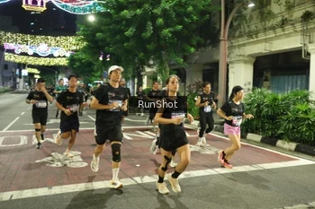 Runner Photo 4215546