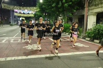 Runner Photo 4215547