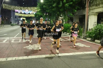 Runner Photo 4215562
