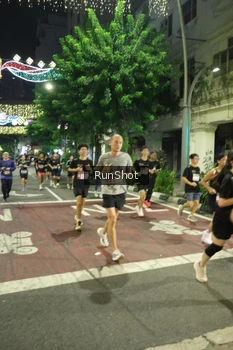 Runner Photo 4215705