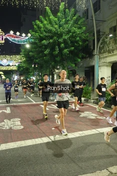 Runner Photo 4215712