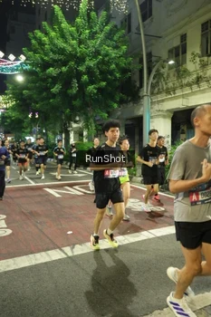 Runner Photo 4215729