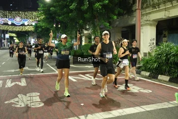 Runner Photo 4215739