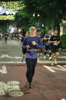 Runner Photo 4215749