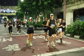 Runner Photo 4215750