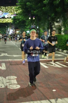 Runner Photo 4215755
