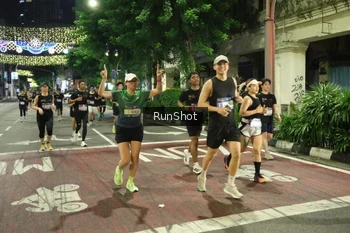 Runner Photo 4215756