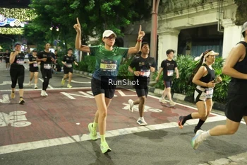 Runner Photo 4215802