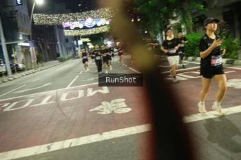 Runner Photo 4215918