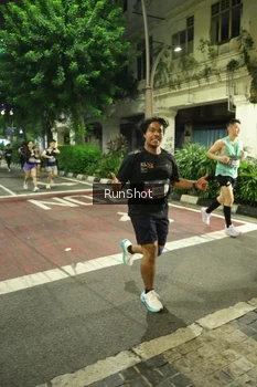 Runner Photo 4215923