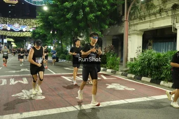 Runner Photo 4216053