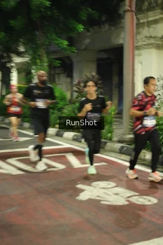 Runner Photo 4216054