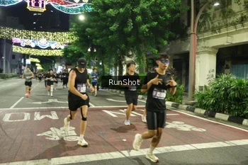 Runner Photo 4216068