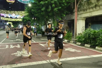 Runner Photo 4216070