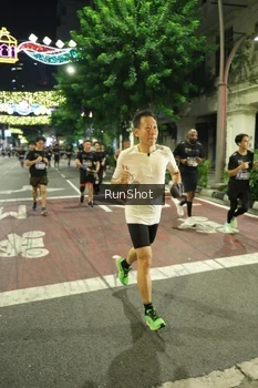 Runner Photo 4216072
