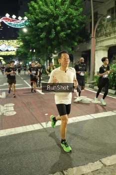 Runner Photo 4216073