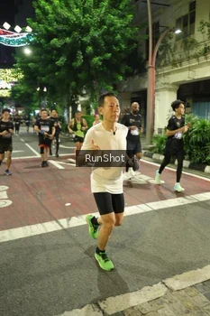 Runner Photo 4216074