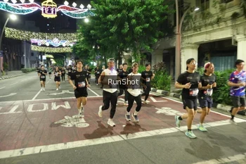 Runner Photo 4216076