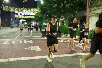 Runner Photo 4216090