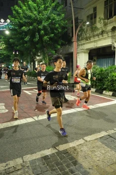 Runner Photo 4216113