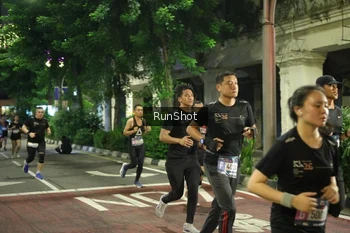 Runner Photo 4216292