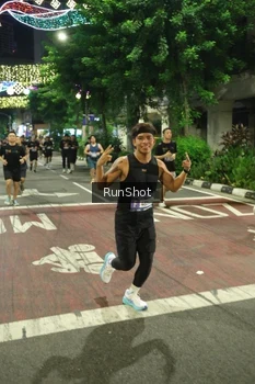 Runner Photo 4216295