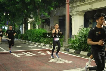 Runner Photo 4216345