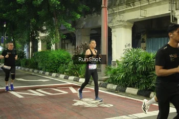 Runner Photo 4216347