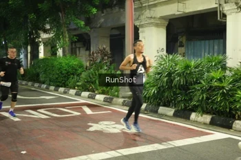 Runner Photo 4216362