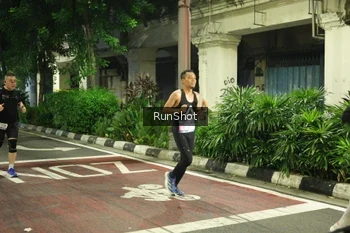 Runner Photo 4216368