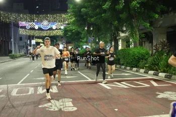 Runner Photo 4216461