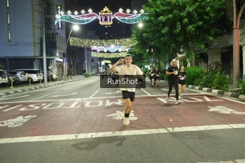 Runner Photo 4216467
