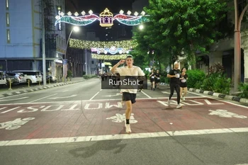 Runner Photo 4216473