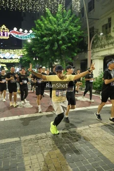 Runner Photo 4216474