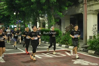 Runner Photo 4216643