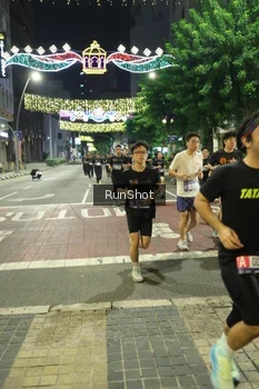 Runner Photo 4216665