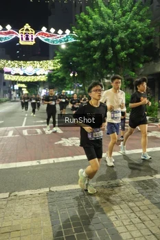 Runner Photo 4216667